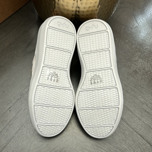 RYKA Women's Ally Walking Sneakers - Picture 3 of 7